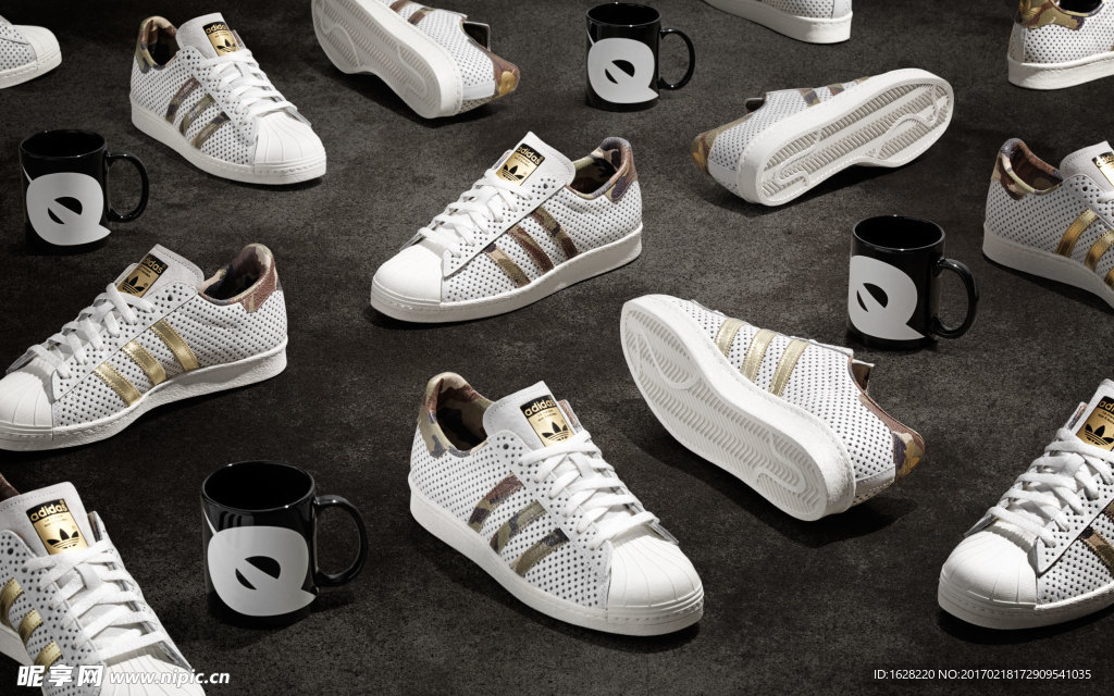 ADIDAS休闲运动鞋宣传广告