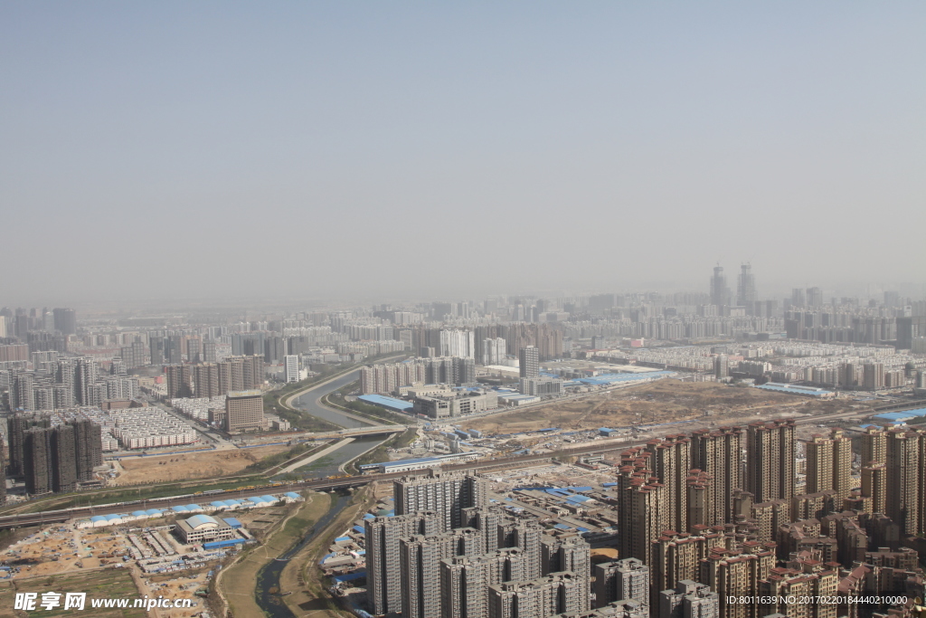 雾霾中的城市