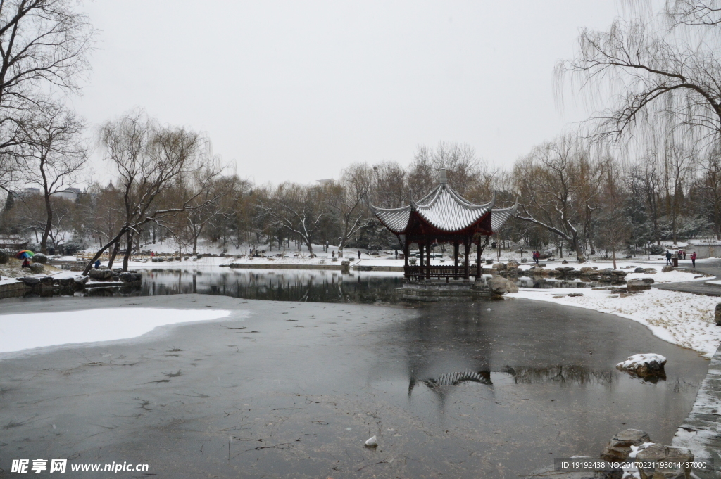 春雪陶然亭