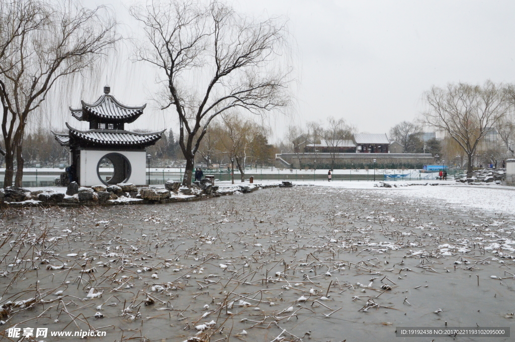 春雪陶然亭