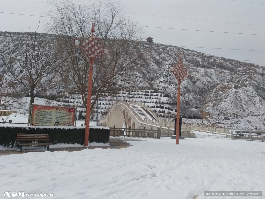 雪后西山景色