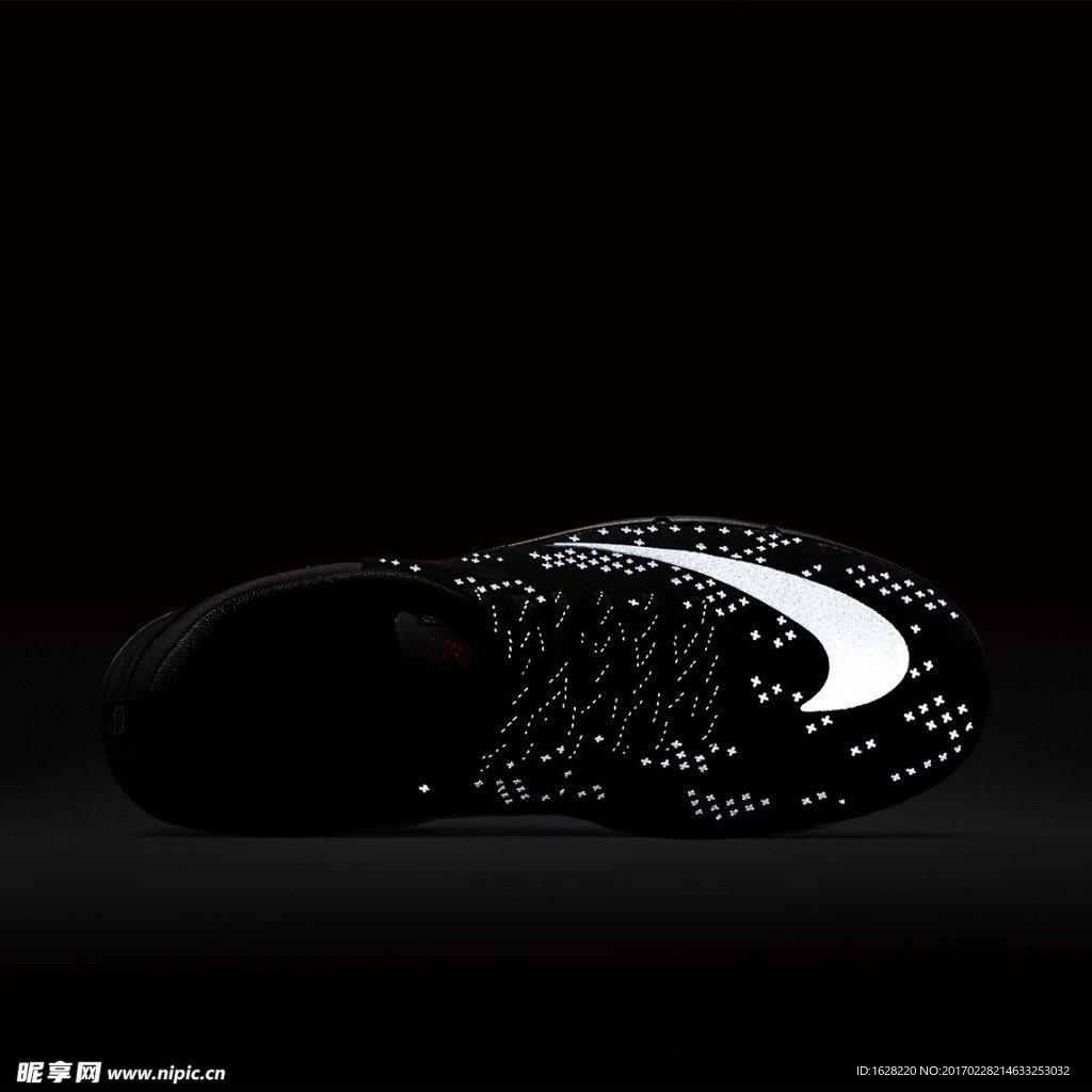 NIKE休闲运动鞋宣传广告