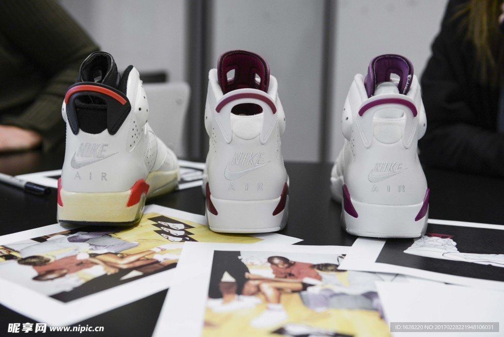 NIKE休闲运动鞋宣传广告