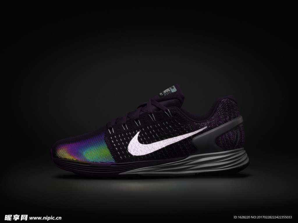 NIKE休闲运动鞋宣传广告