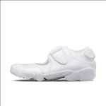NIKE休闲运动鞋宣传广告