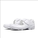 NIKE休闲运动鞋宣传广告
