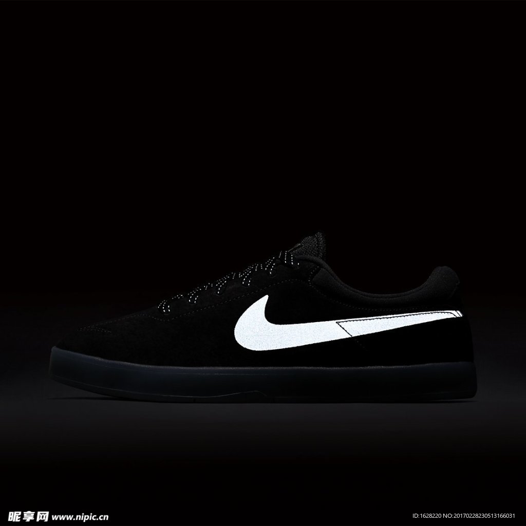 NIKE休闲运动鞋宣传广告