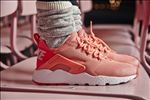 NIKE休闲运动鞋宣传广告