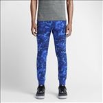 NIKE休闲运动裤宣传广告