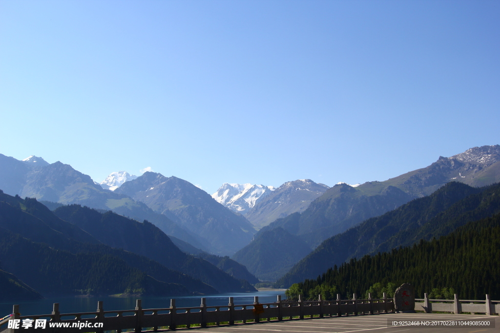 天山