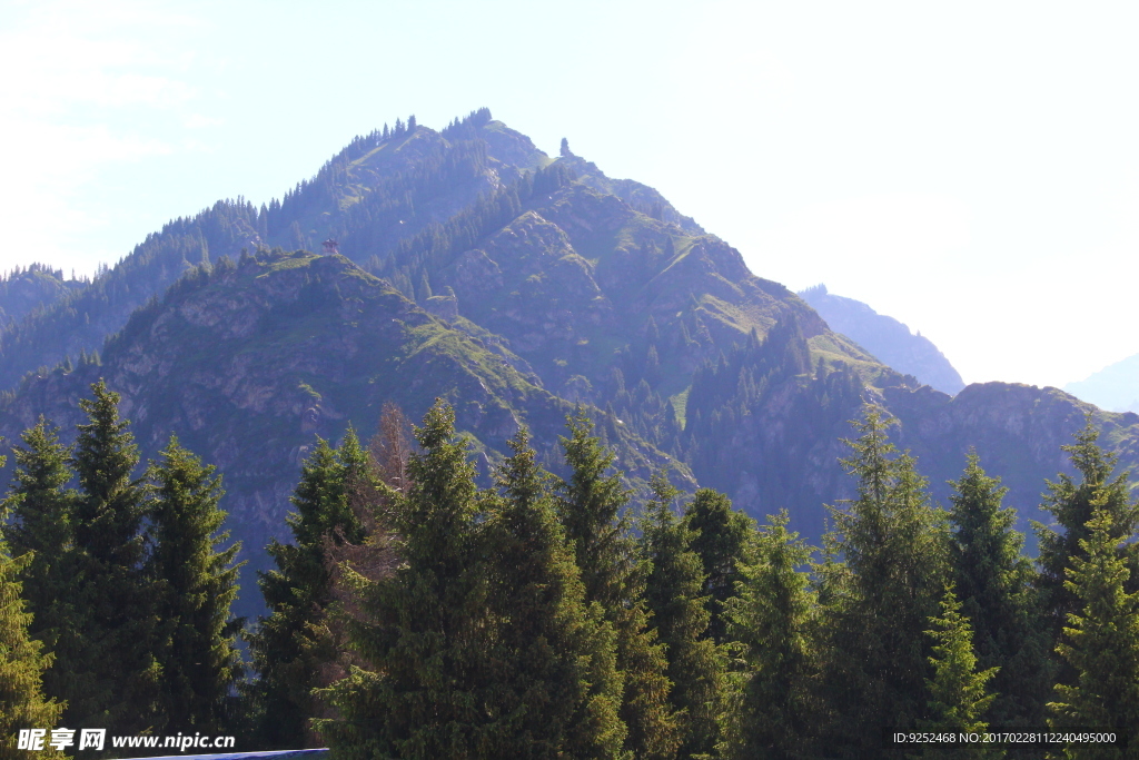 天山