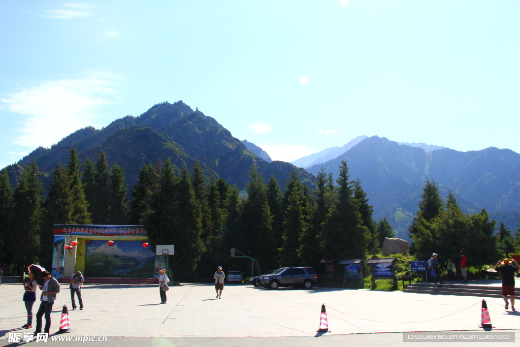 天山