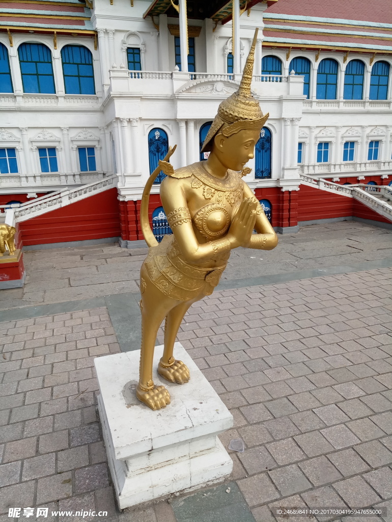 寺院人像微缩雕塑像正侧面