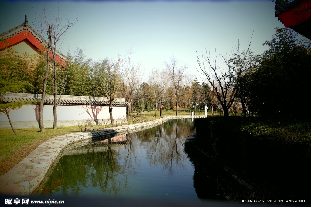 公园湖泊美景