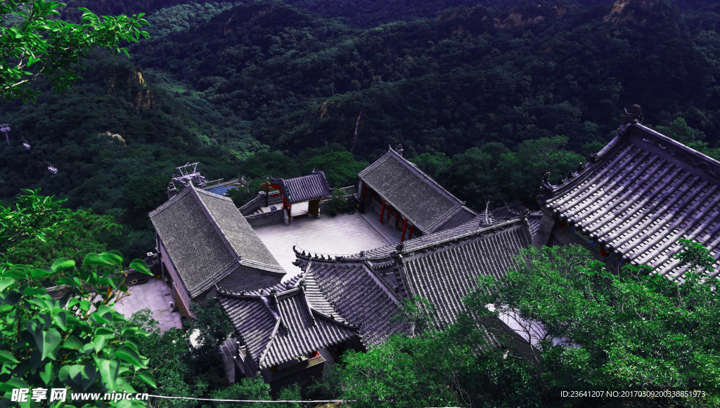 风景千山寺庙深山