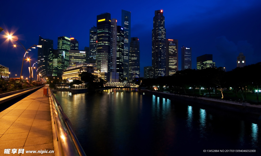 海滩夜景