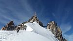 南针峰雪山图
