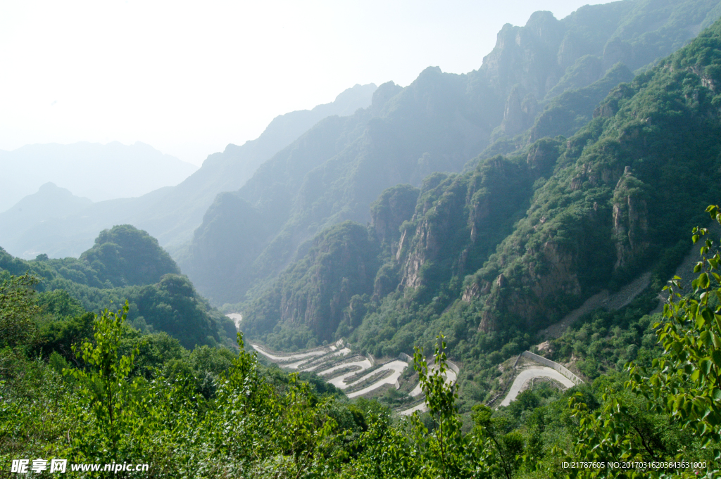 山路十八弯