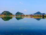 平静湖水