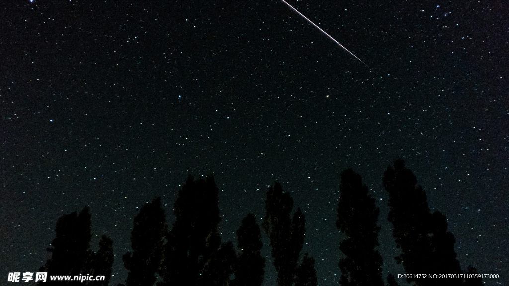 划过夜空的流星