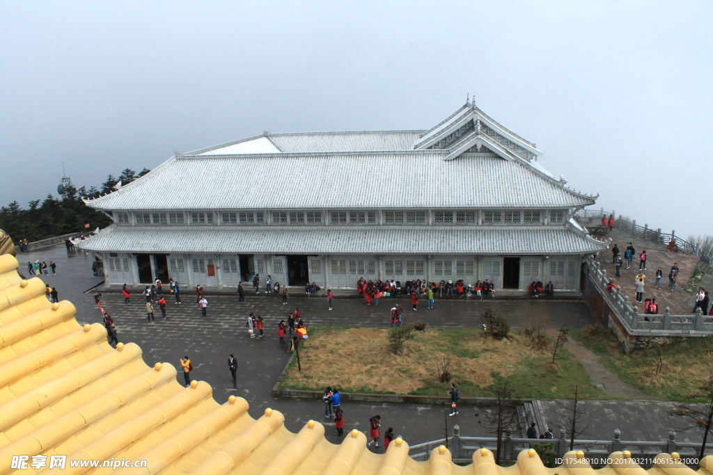 峨眉山金顶