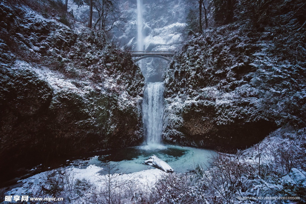 瀑布美景