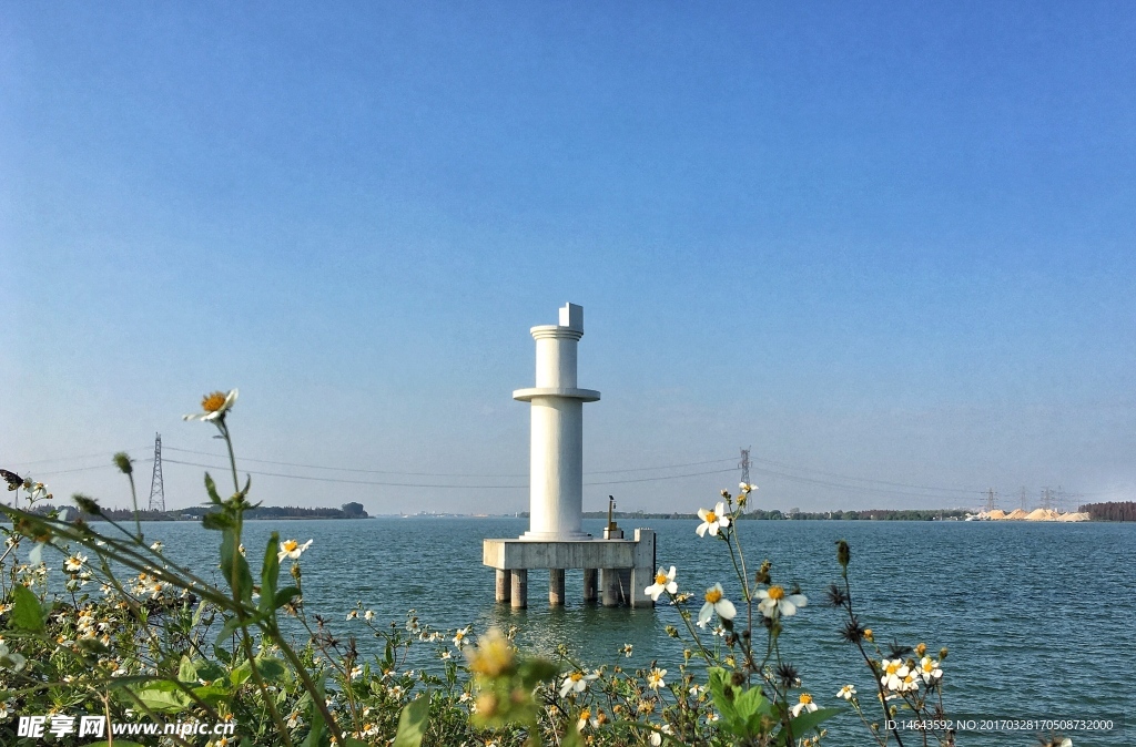 海边灯塔