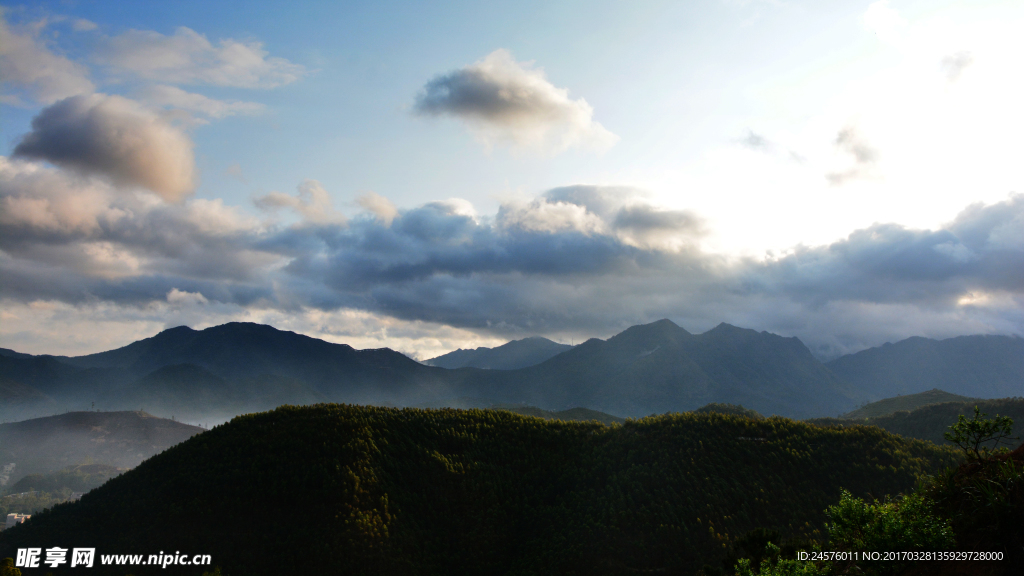 粤西山区晨曦