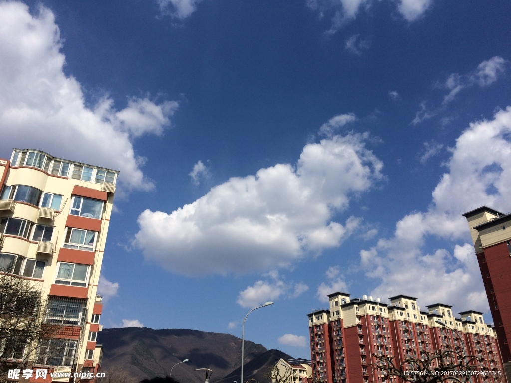 建筑蓝天