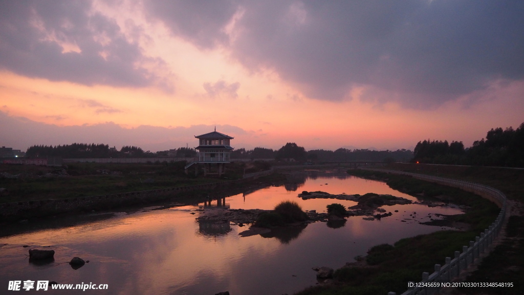 夕阳西下美景落霞图