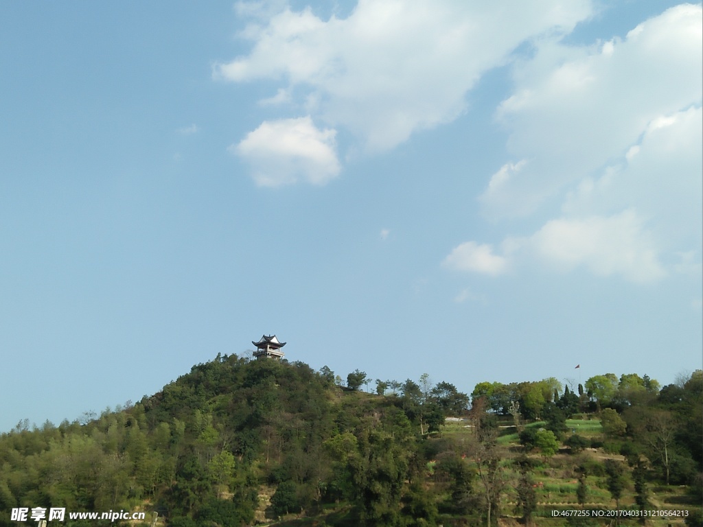 蓝天白云山风景