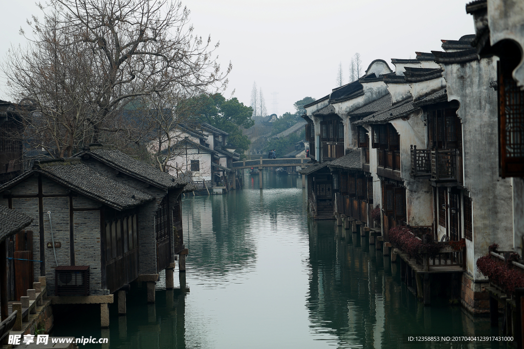 河边建筑