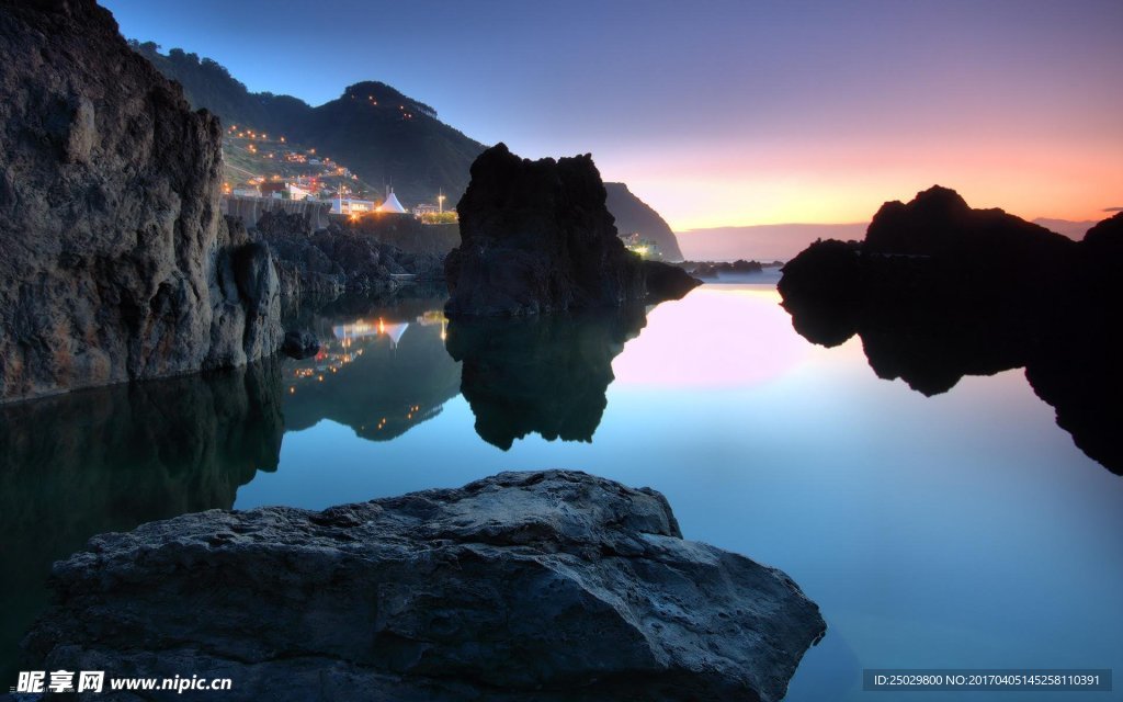 湖畔风景图片