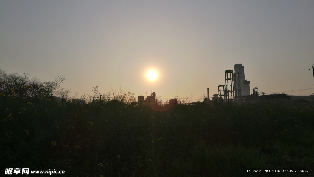 城市夕阳