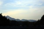 山外有山