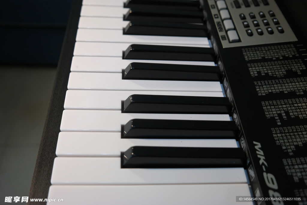 电子钢琴高清图