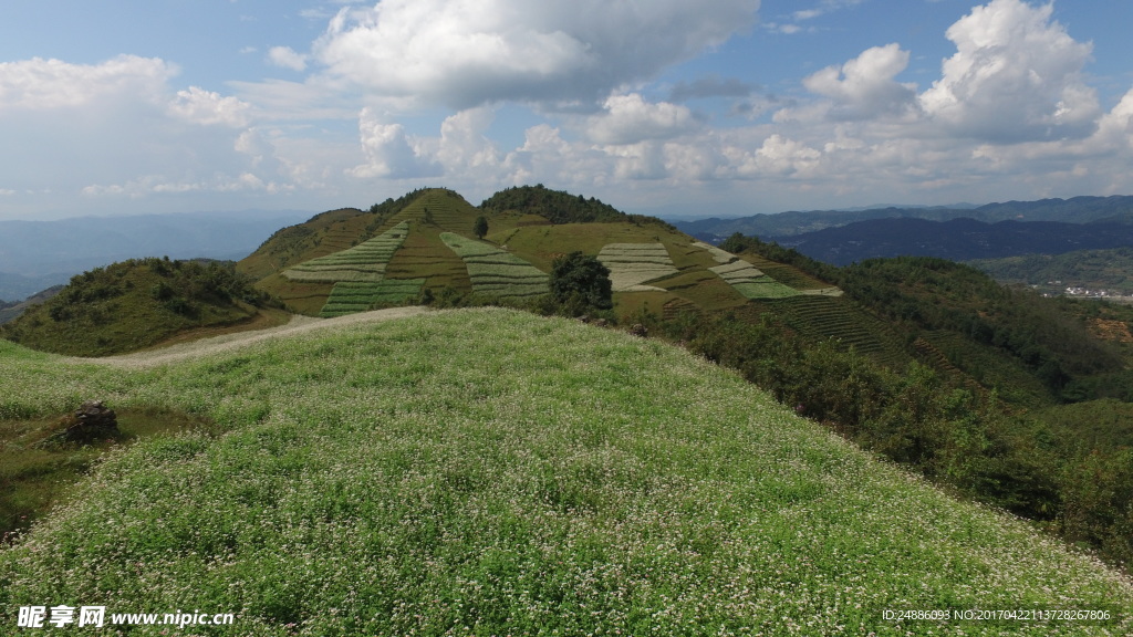 航拍凤庆腾龙山