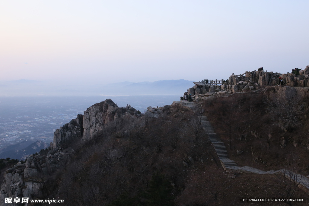 一览众山小