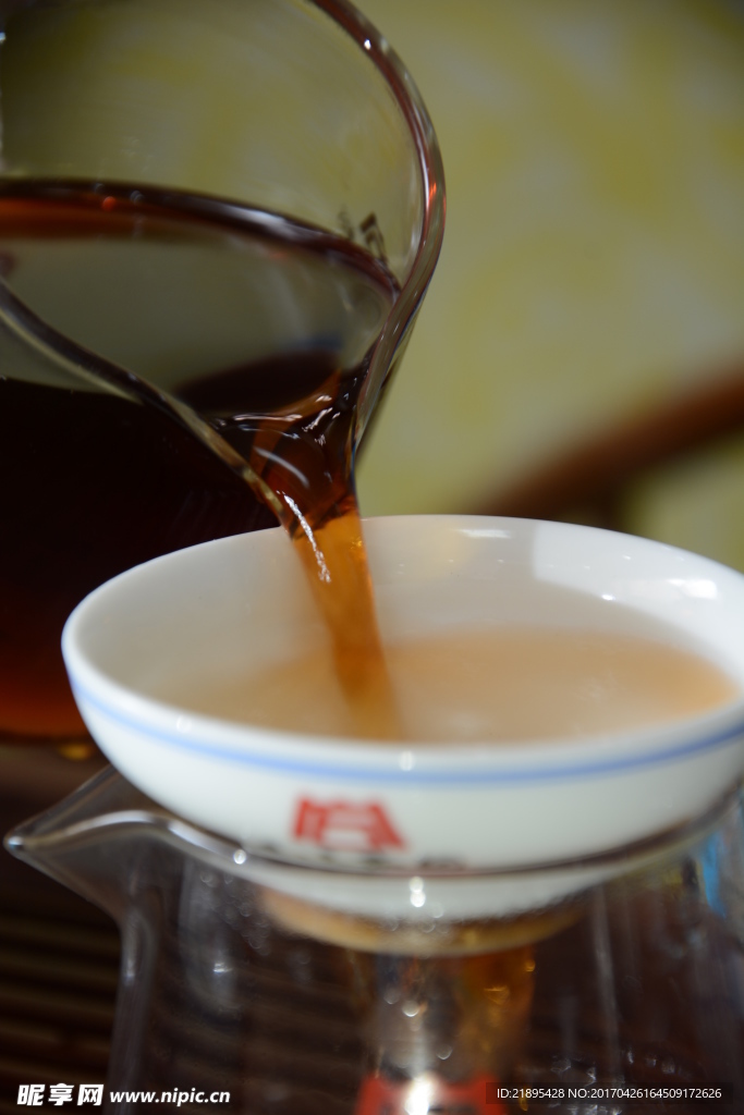 倒茶
