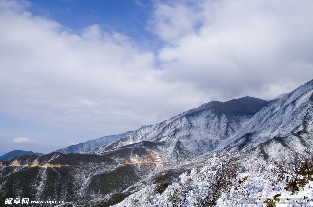 高山冬季景色