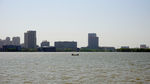 城市湖畔
