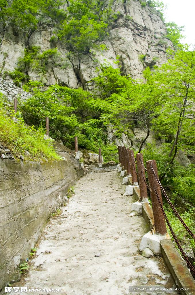 悬崖小路