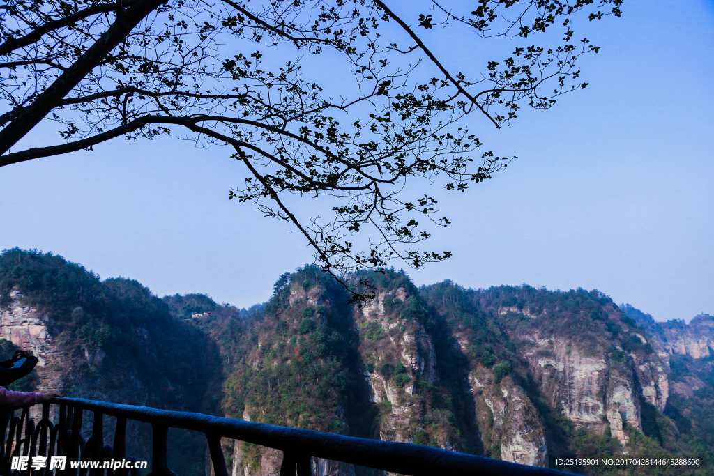 山峰之画