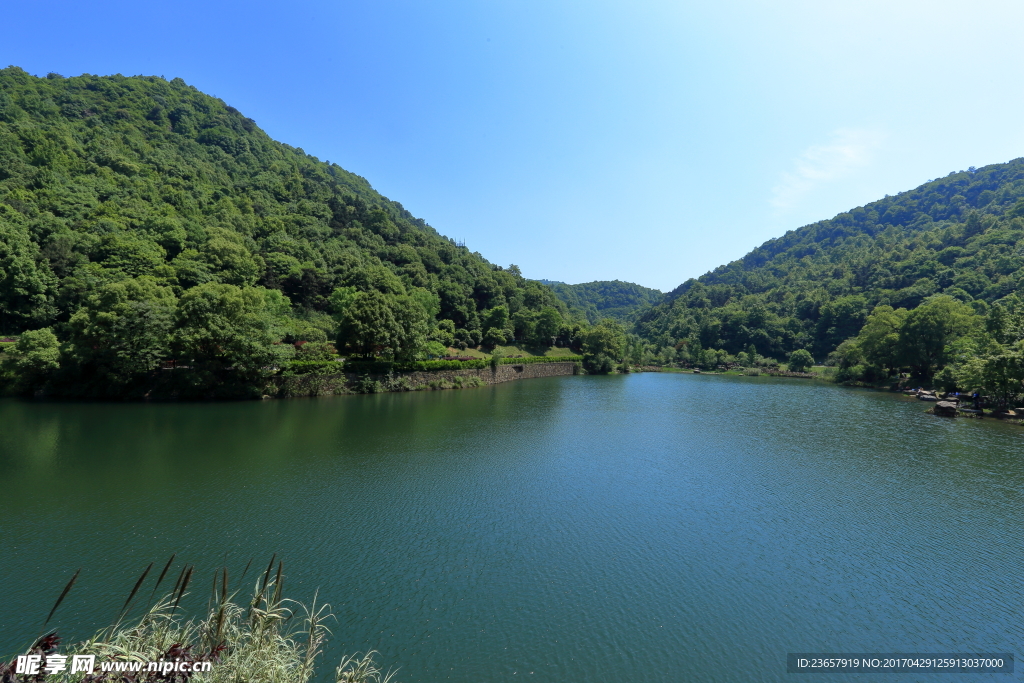 山清水秀