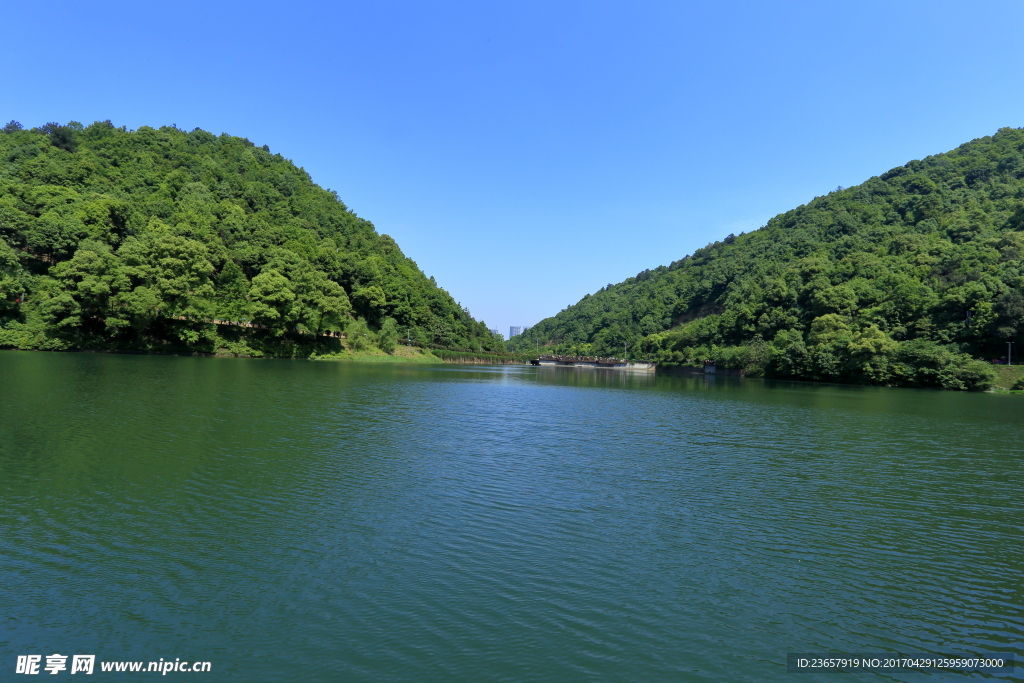 山清水秀