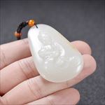 新疆和田玉籽料观音玉牌挂件