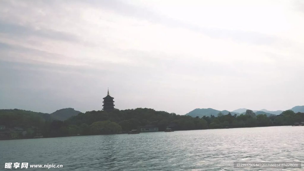 西湖晚霞雷峰塔