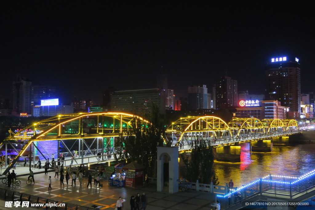 夜晚中山桥