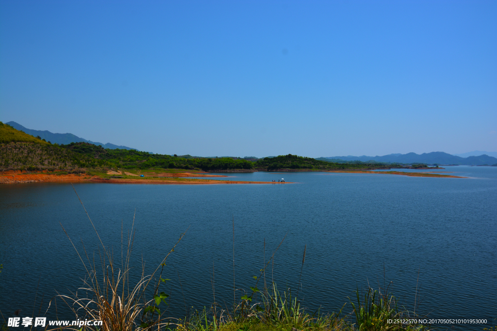 千岛湖边