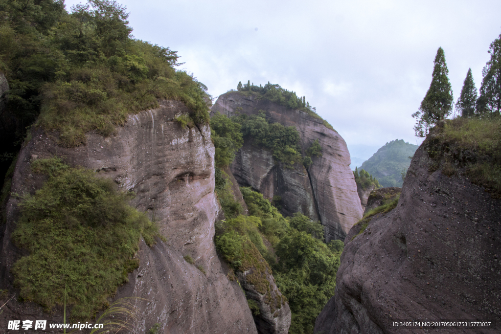 奇峰